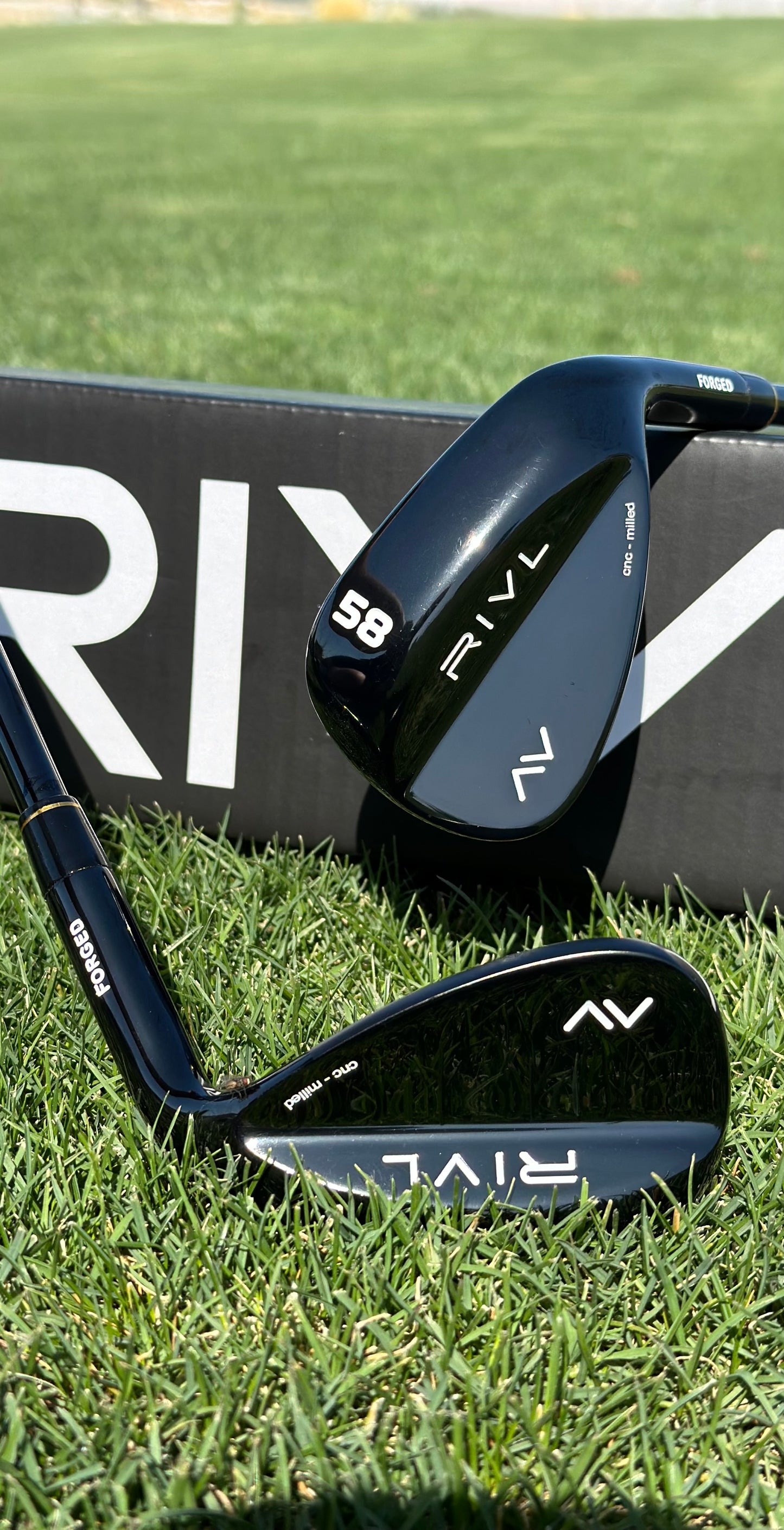 50° black wedge I 8° bounce